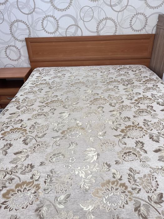 Продам спальный гарнитур