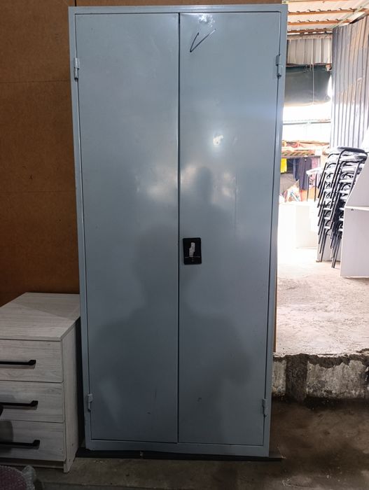 Металлический шкаф