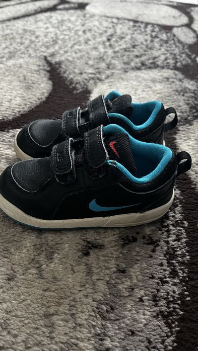Adidasi marime 25