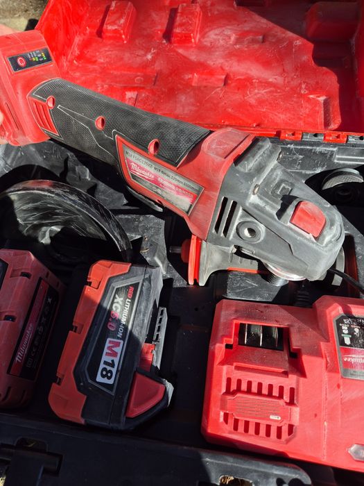 Milwaukee 125mm акумулаторен шлайф