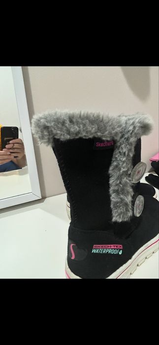 Сапожки Skechers для девочки, в отличном состоянии