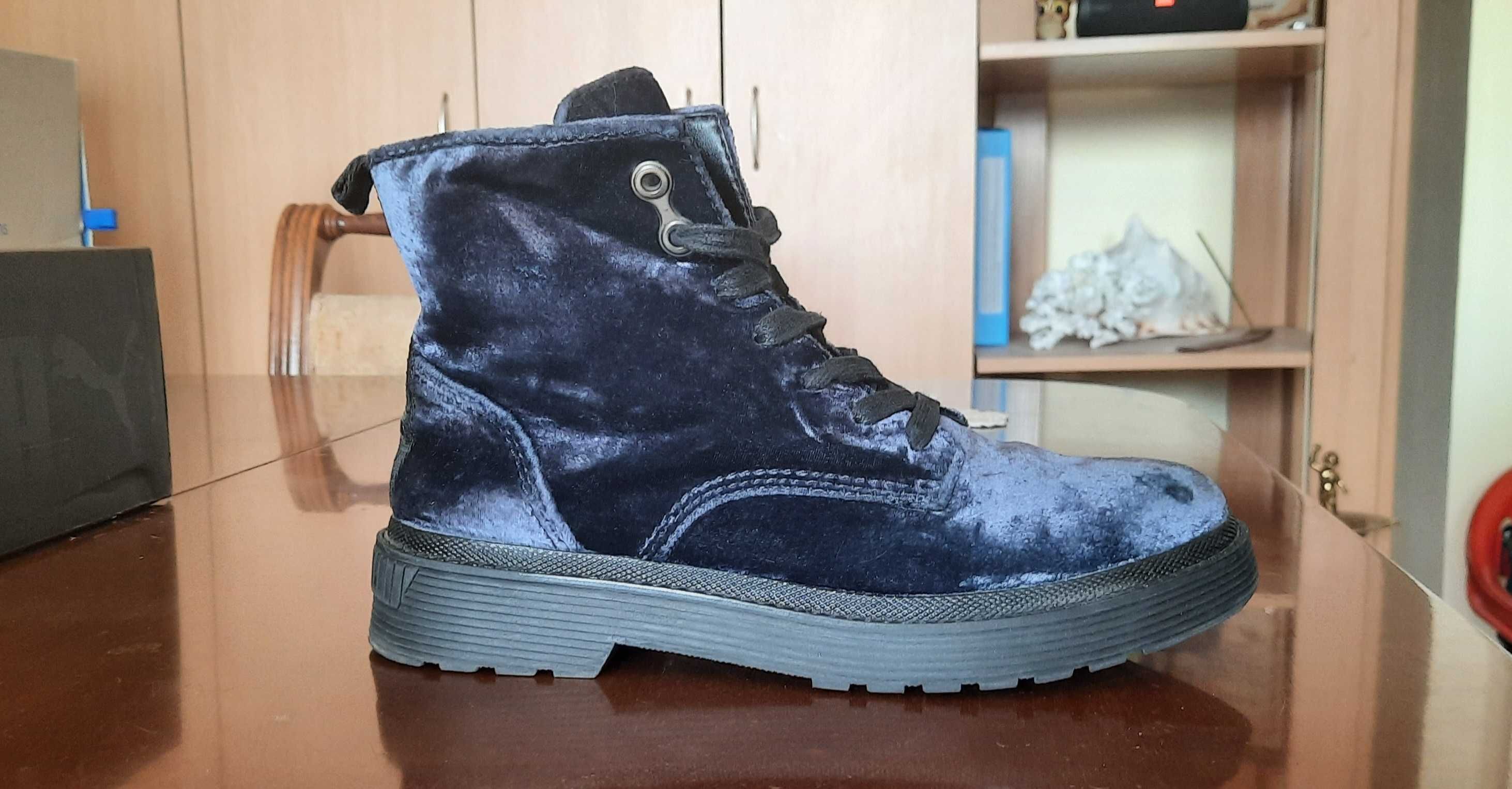 Calvin Klein Annie Velvet Combat Boots 38 OLX.bg