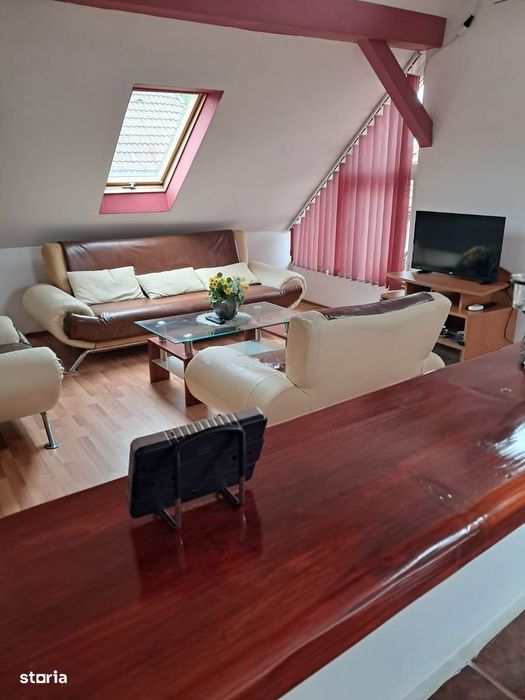 Apartament la casa de inchiriat