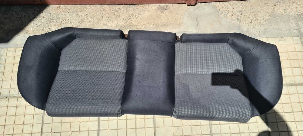 задна долна седалка Subaru B13