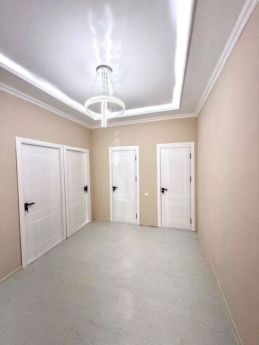 Своя!!! Яшнабад улица Иззат Новостройка продаю квартиру  3/5/8  69м2