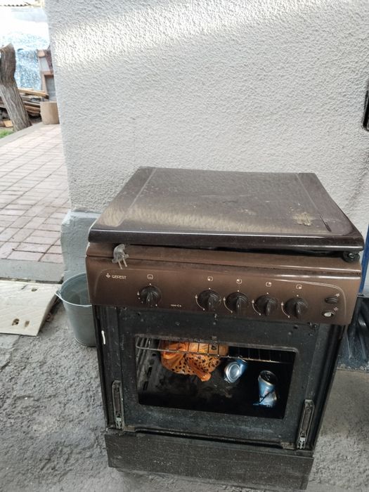 Газовая плита б.у.требует ремонта