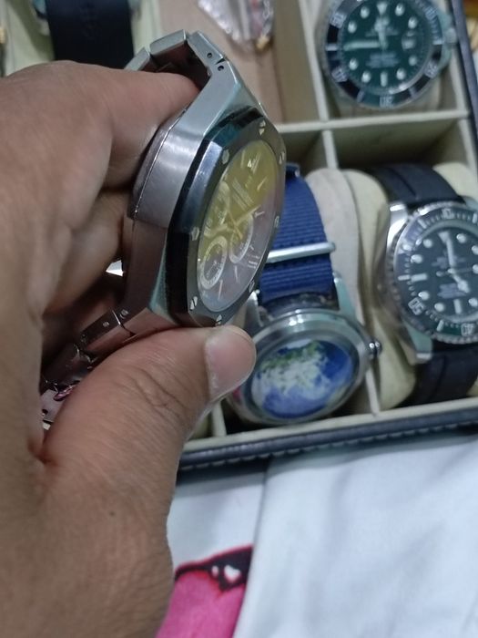 Soat yangi deyarli taqilmagan qirilgan chizilgan joylari yoʻq