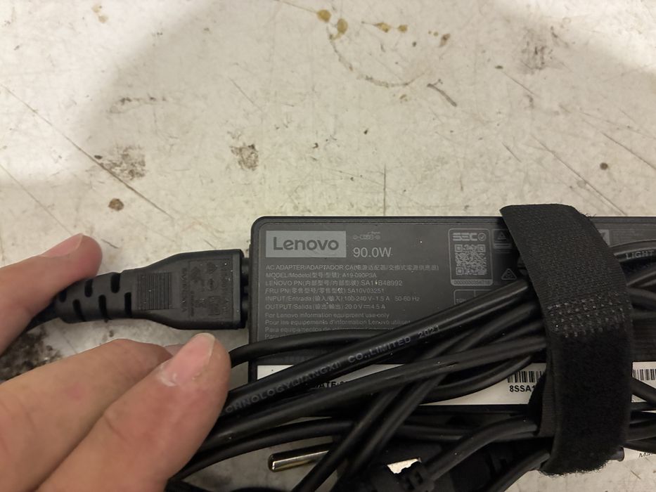 Зарядно Lenovo 135W