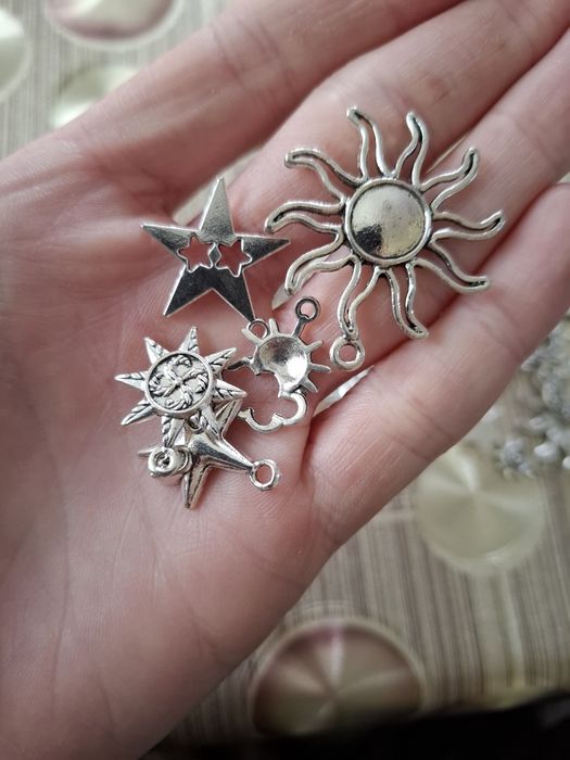 Метални висулки.