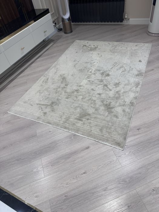 Туркия асл гилам сотилади | 1.6 м × 2.3 м | Идеал ҳолатда