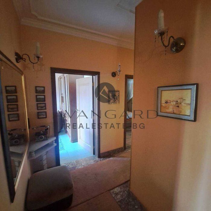 Продава се Тристаен апартамент в Пловдив, Кючук Париж - 87 кв.м за 1943 €/кв.м - Снимка #14