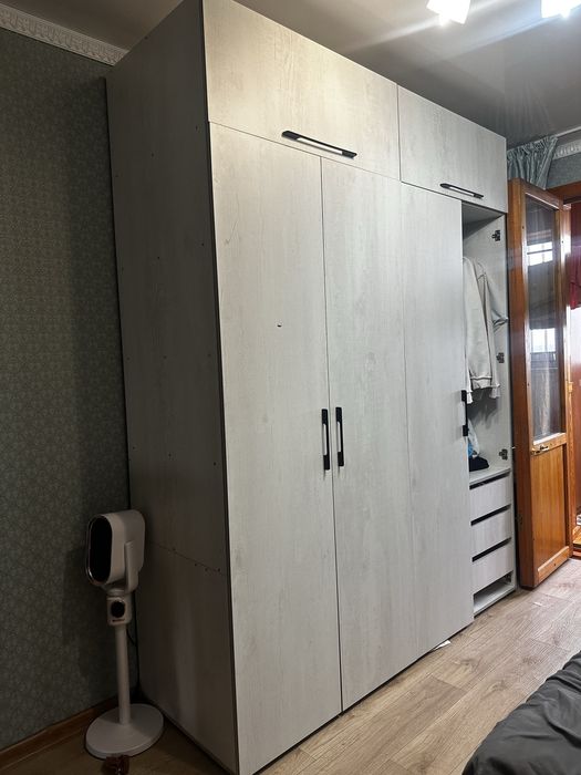 Продам шкаф 3 секции.