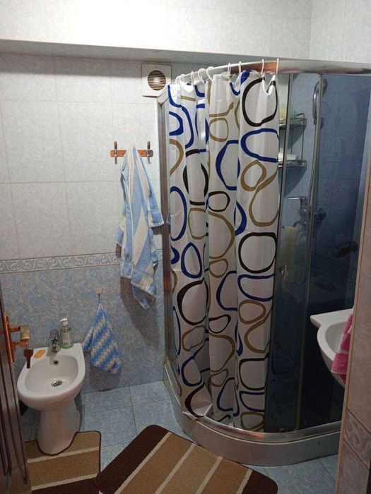 Продаётся 4/4/4 на Ц-6 среднее состояние 87м2 частично с мебелью