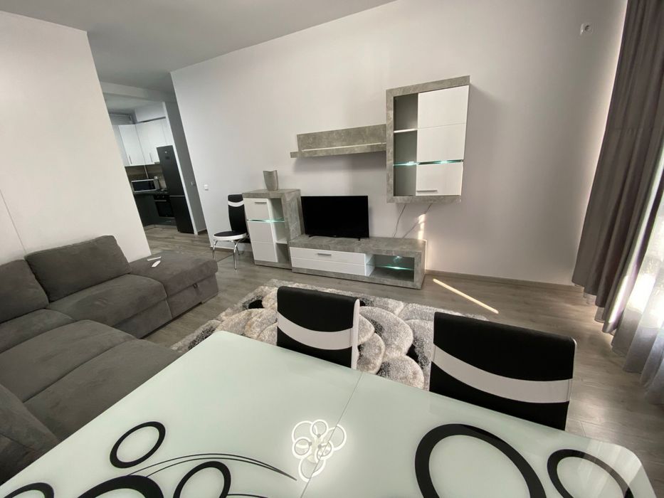 Inchiriez apartament 2 camere in Cartierul Solar
