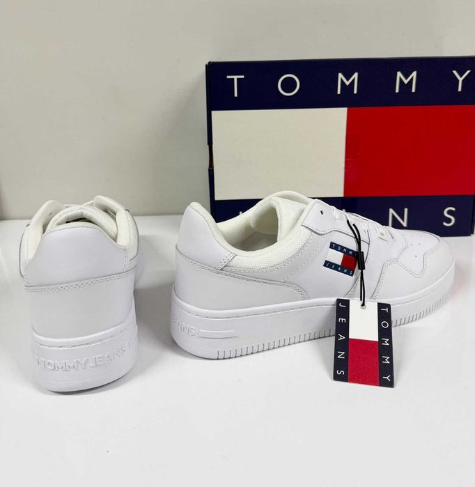 Мъжки кожени маратонки TOMMY JEANS TJM Retro Basket Ess White (Нови) - Размер 43 (27.5 см стелка)