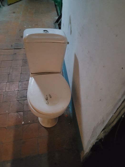 Продам унитаз б/у