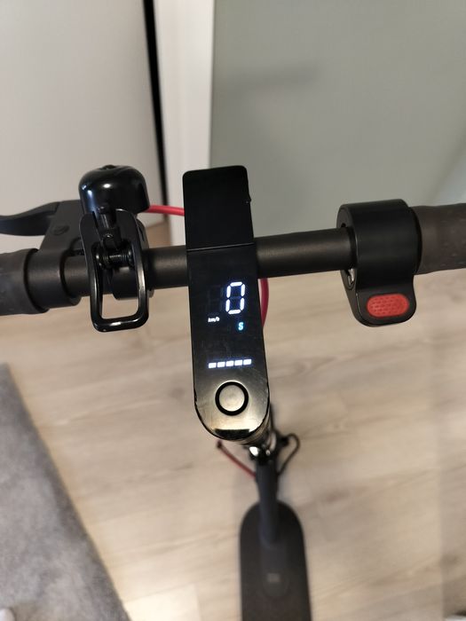 Trotinetă XAOMI cu garanție autonomie  45 km