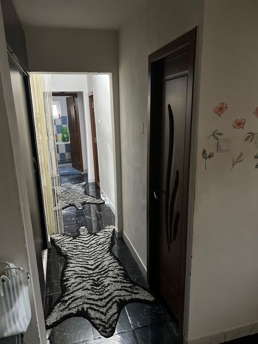 Vand apartament 3 camere