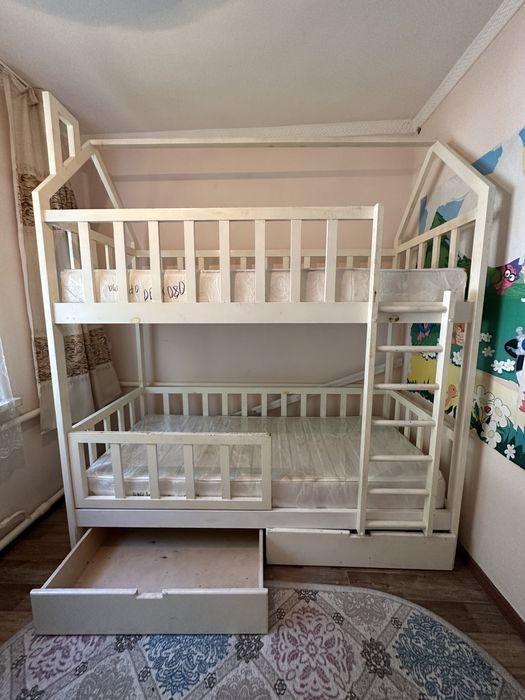 Детская кровать двухярусная