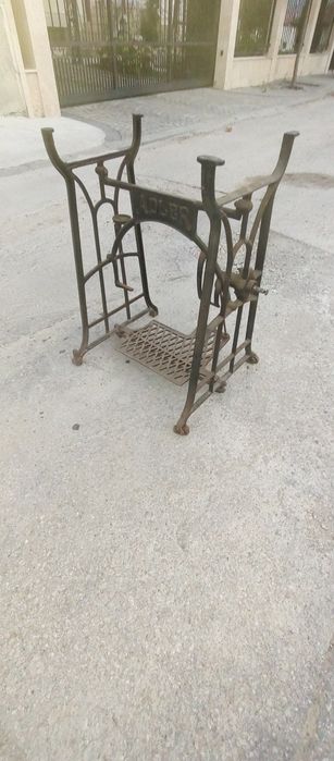 Крака от шевна машина