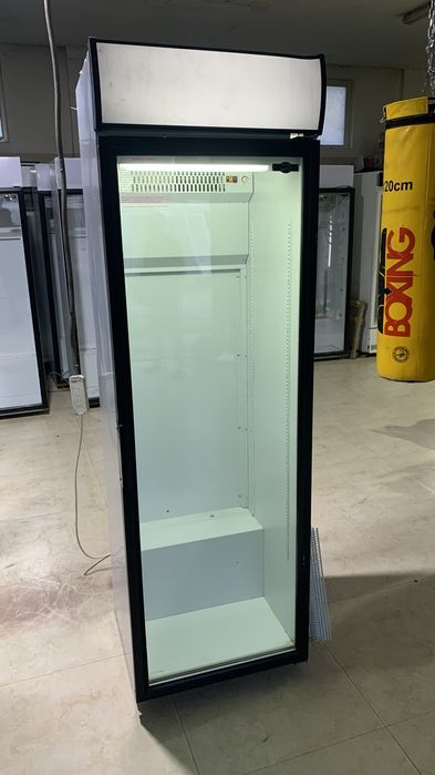 Витринный холодильник  / Холодильник