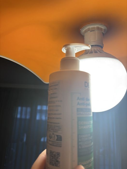 DERCOS шампоан против пърхот за нормален до мазен скалп