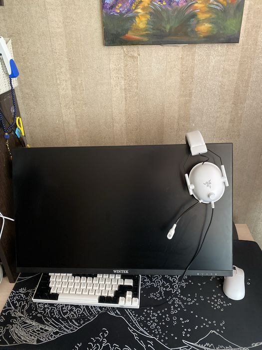 монитор 27 дюим 180гц идеальном состояние