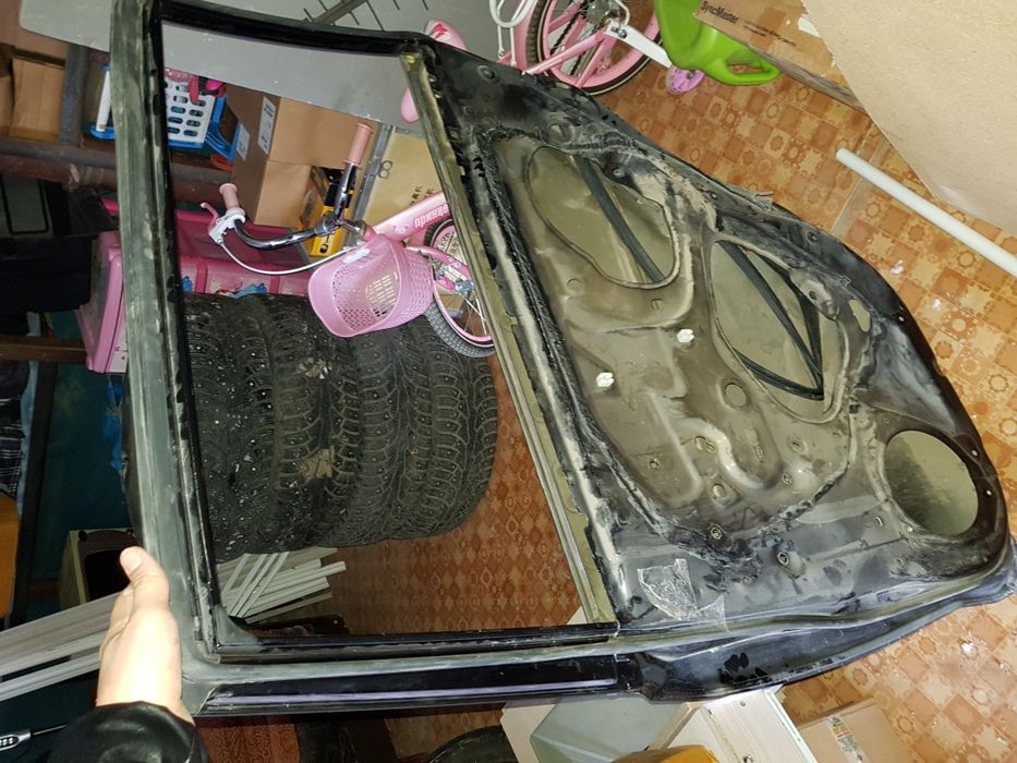 Правый задний дверь Toyota Rav4 2010