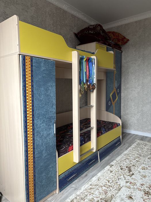 двухъярусная кровать