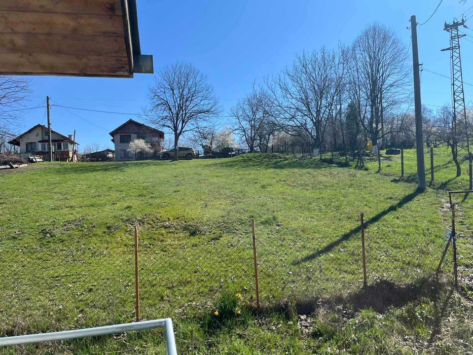 Къща за продажба в Бижовци, Трявна – двуетажна, двор 2560 кв.м., инвестиция