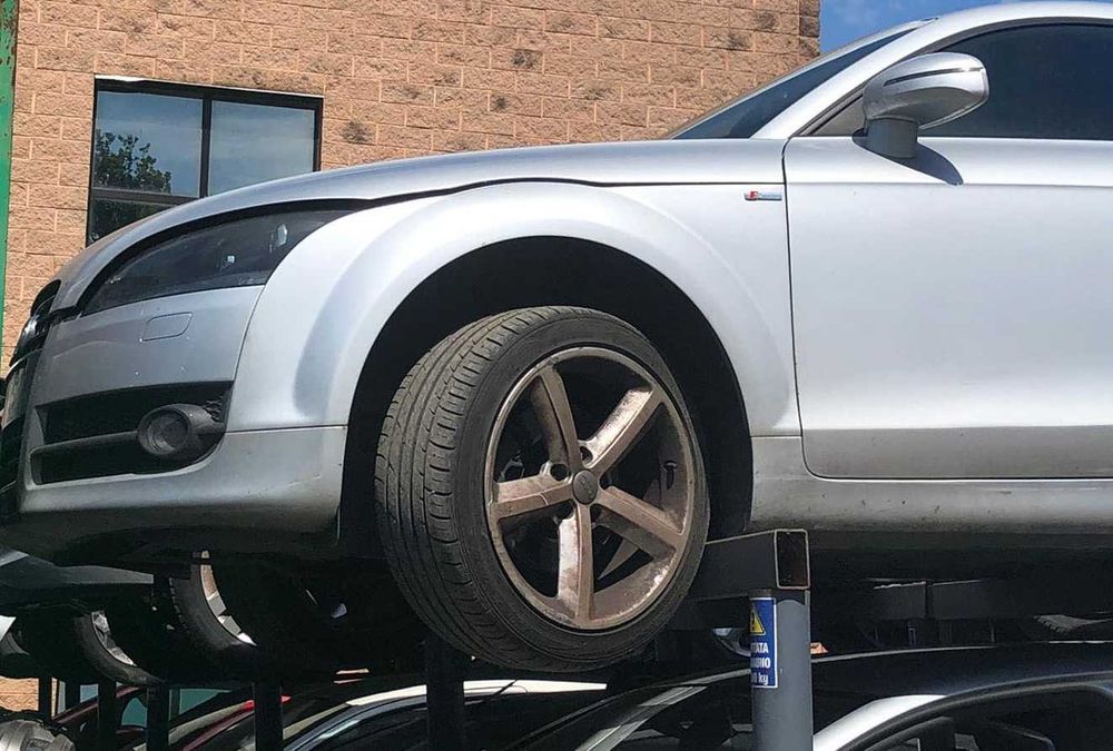 Ауди  TT 2.0 TFSI – само за части