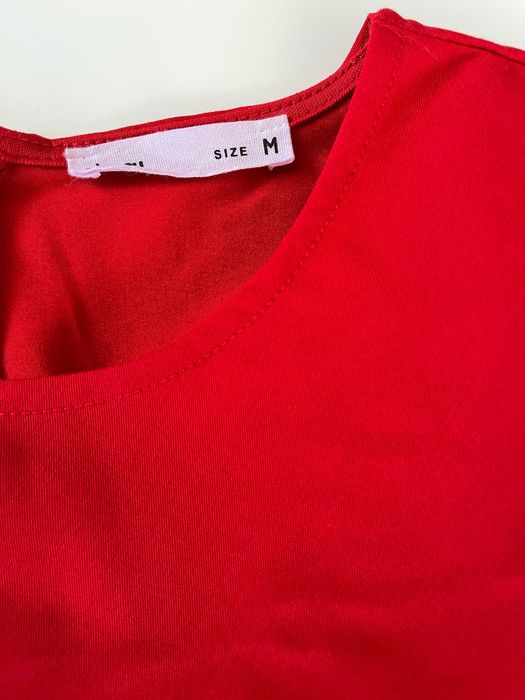 Официална червена рокля