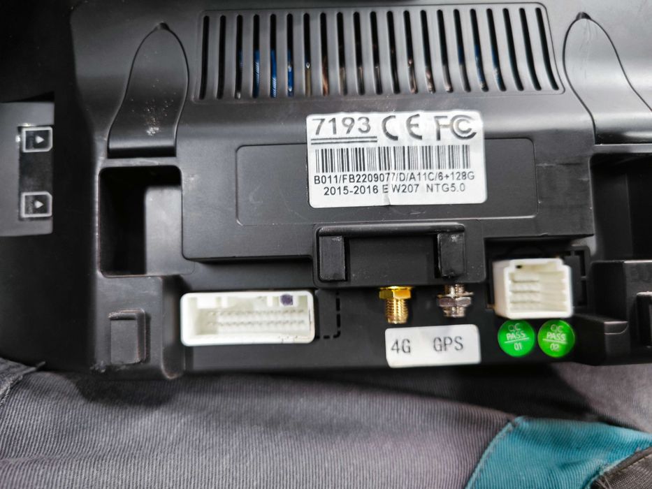 Навигация Mercedes E-Class W207 W212 Android CarPlay 10.25 инч GPS SIM