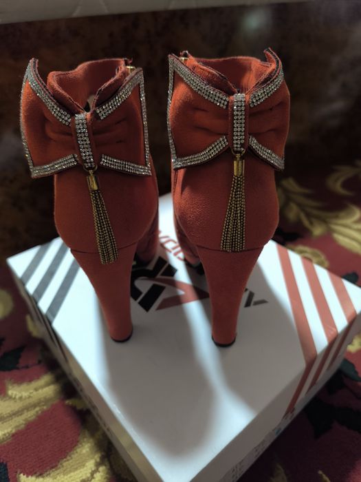 Zamsh sapog moddniy kabluklig