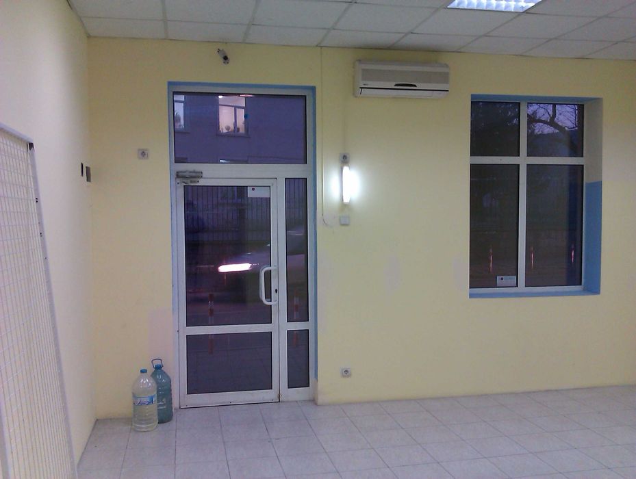 Дава се под наем Магазин в Шумен, Боян Българанов 2 - 52 кв.м за 255 € - Снимка #4