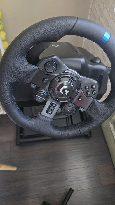 Волан с педали Logitech G923 Mclaren edition със стойка Huzaro