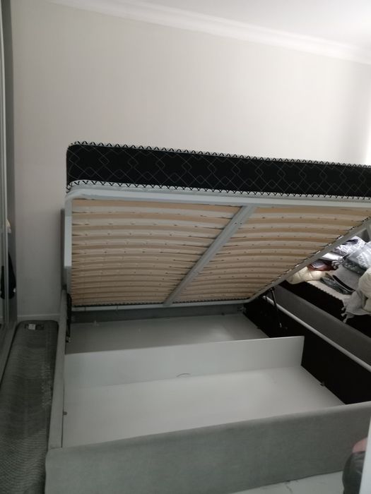 Продам кровать большую