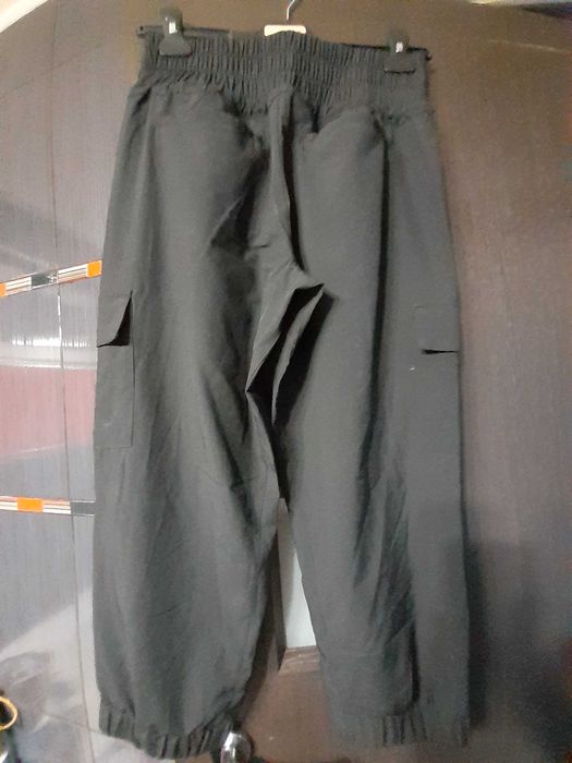 Pantaloni 3/4 noi marime XS