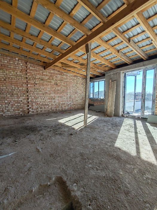 Продаю ТАНХАУС на Новомосковской