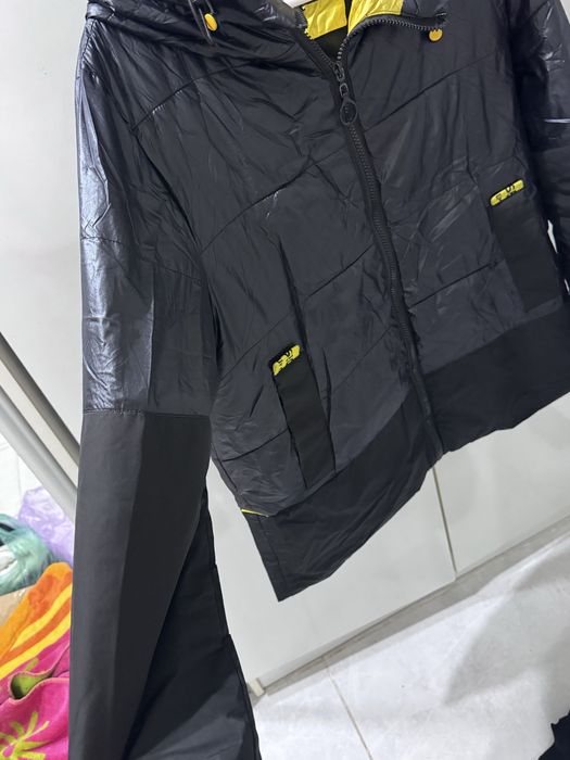 Срочно продам демисезон куртку