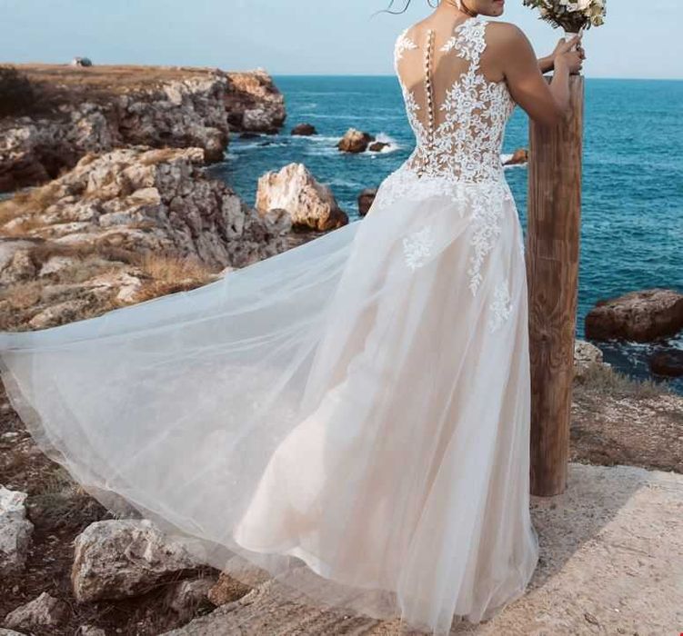 нежна булчинска рокля