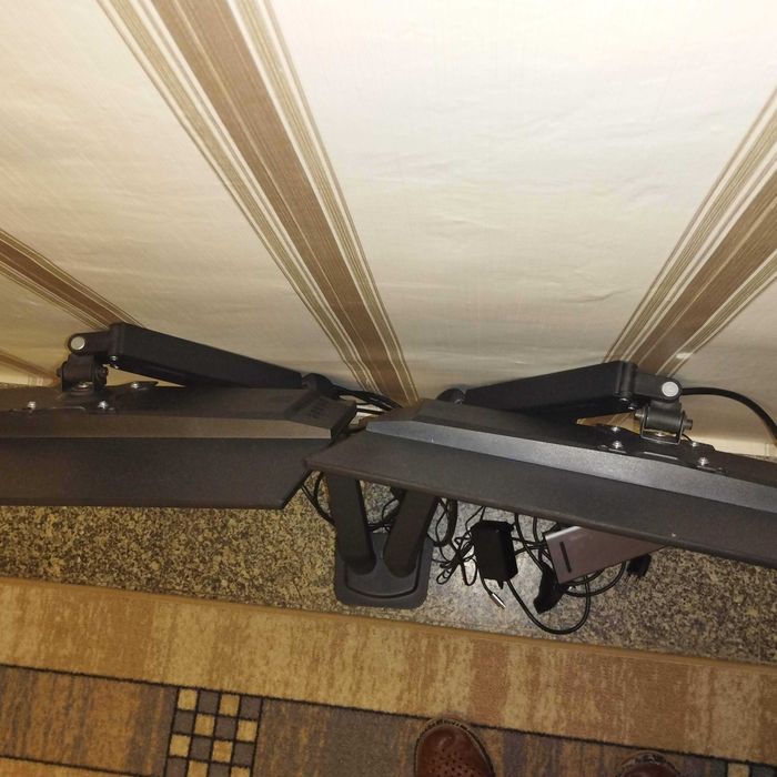 монитори 2 бр. KONDOON RS24FA 24“ 1920*1080 к-т със стойка за бюро