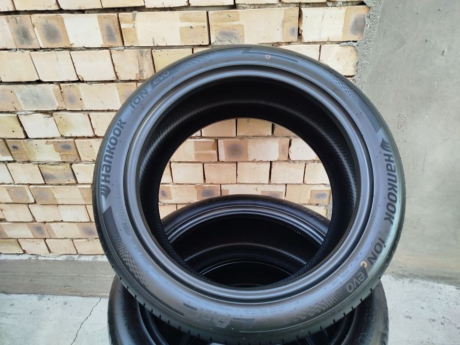 245 45 R19 Shina Hankook