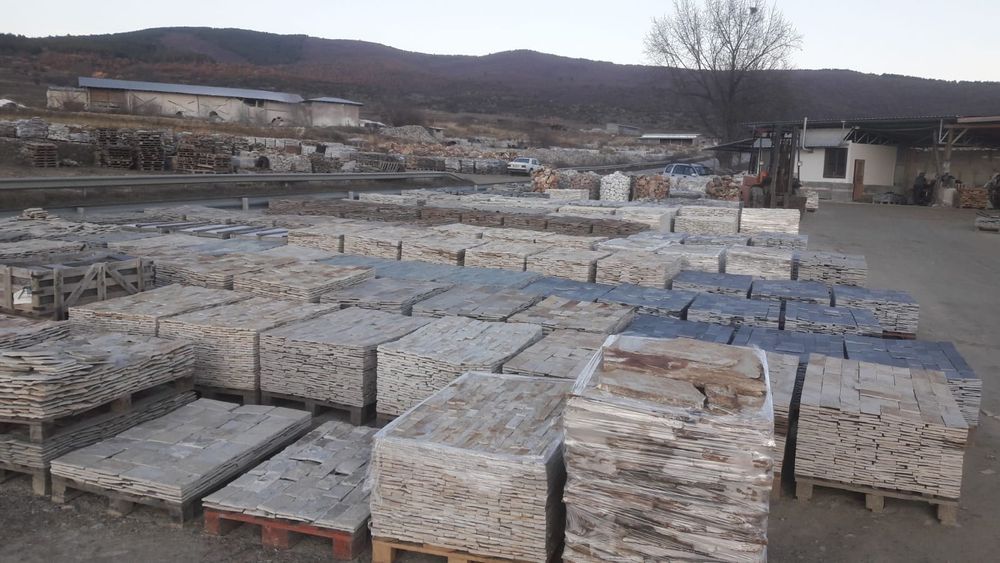 piatra naturala decorativa peste 200 modele