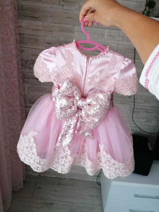 Рокля за момиче.