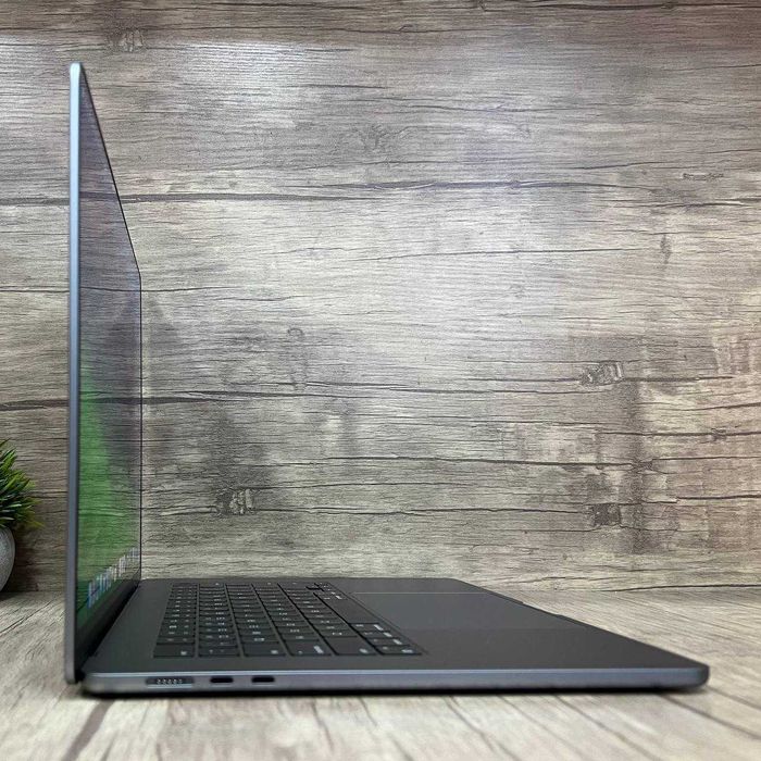 идеальный MacBook Air 15,3” Retina M3 / 8Gb / 512 Gb /