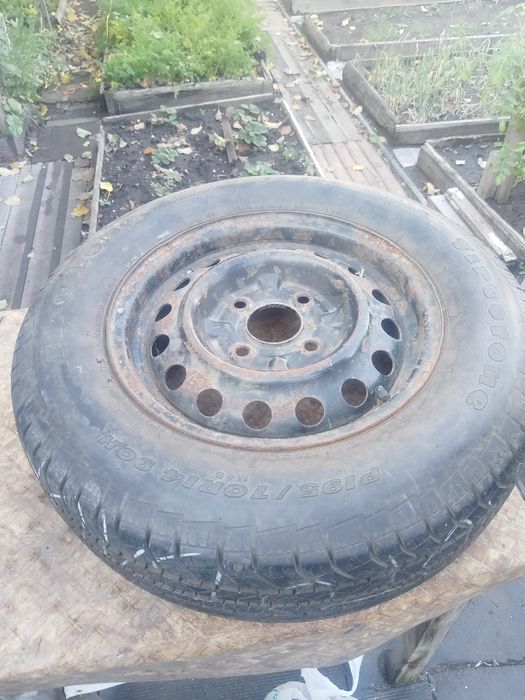 Продам запаску P 195/70 R14 90H