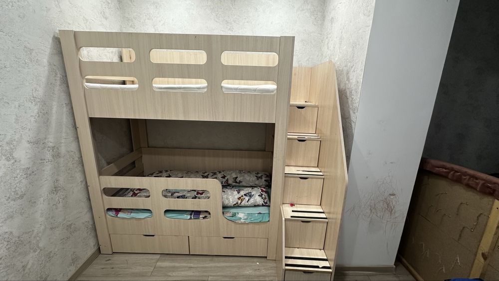 Двухярусная кровать