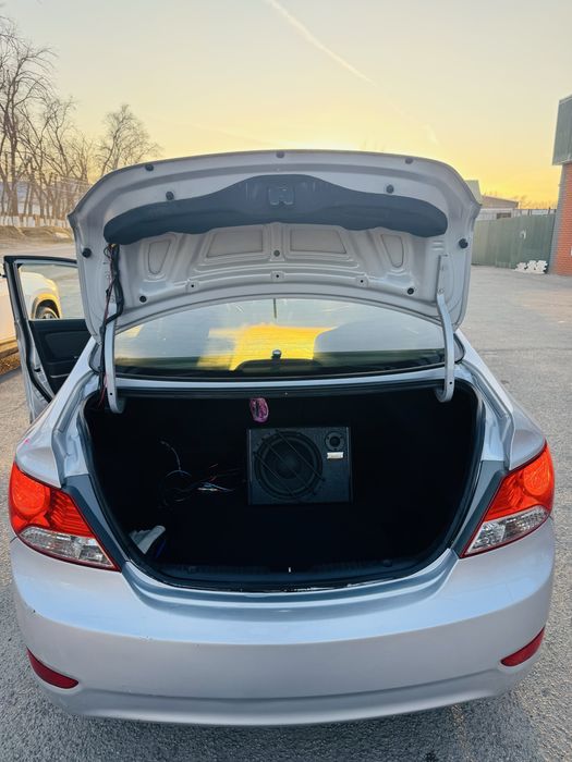 Срочно срочно продам машину