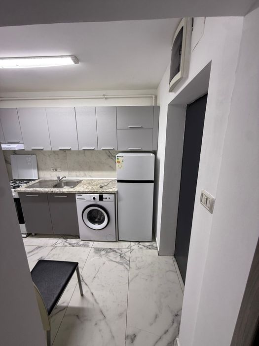 Vând apartament total renovat , mobilat si utilat
